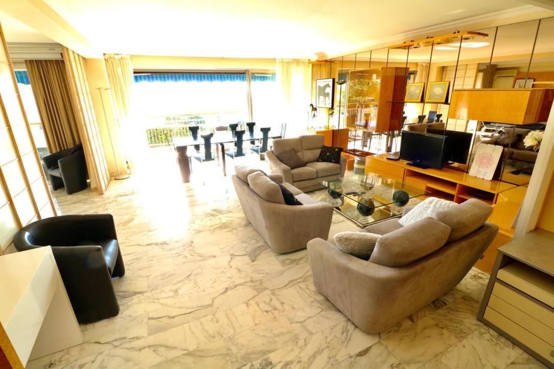 2, 3 And 4 Bedroom Sea View Forville Apartments 5 Mins From The Palais Канны Экстерьер фото