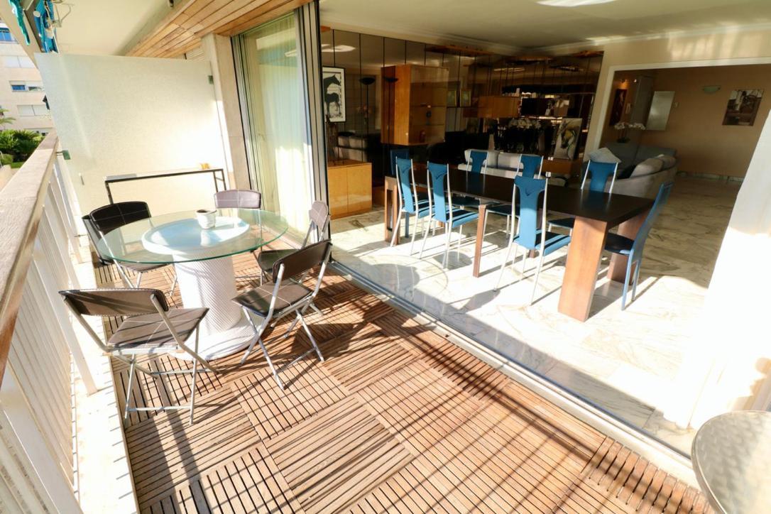 2, 3 And 4 Bedroom Sea View Forville Apartments 5 Mins From The Palais Канны Экстерьер фото