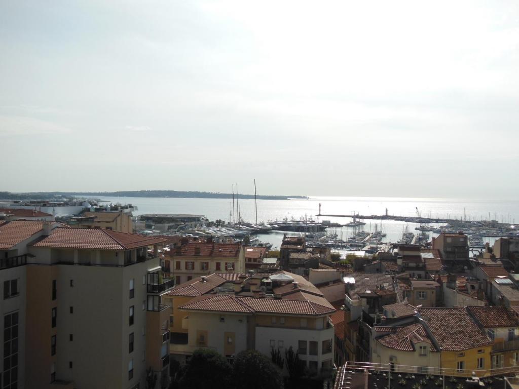 2, 3 And 4 Bedroom Sea View Forville Apartments 5 Mins From The Palais Канны Номер фото